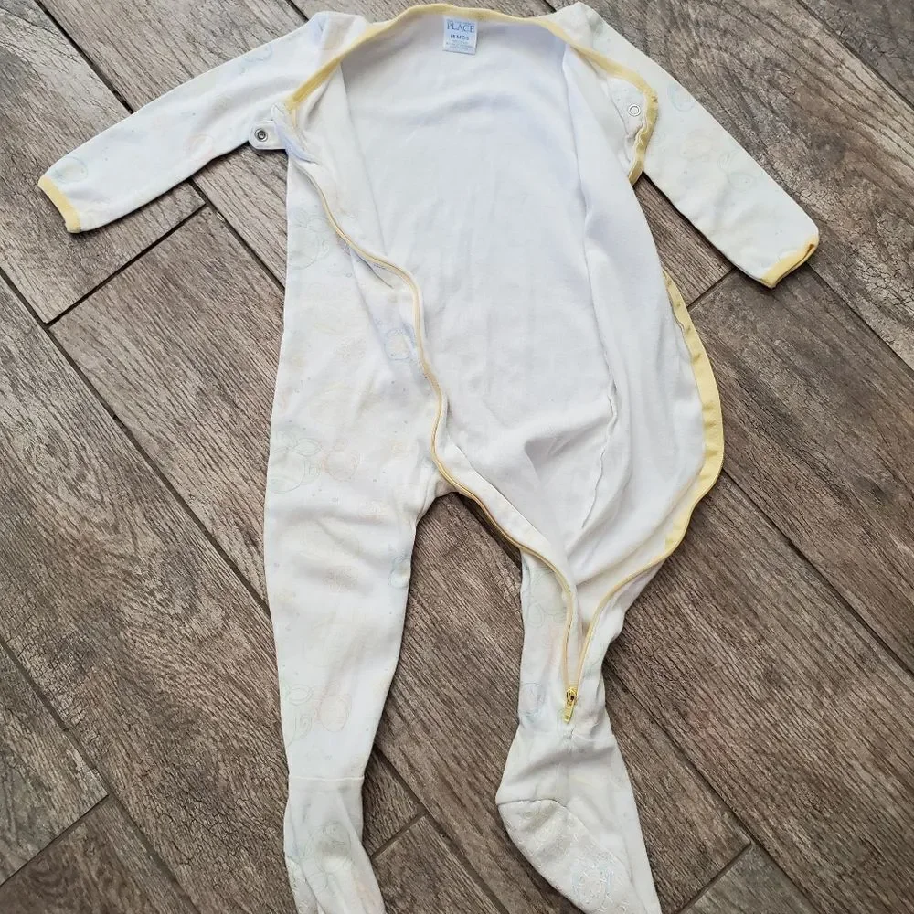 The Children's Place Zipper Closure White and Yellow Footie Size 18 Months